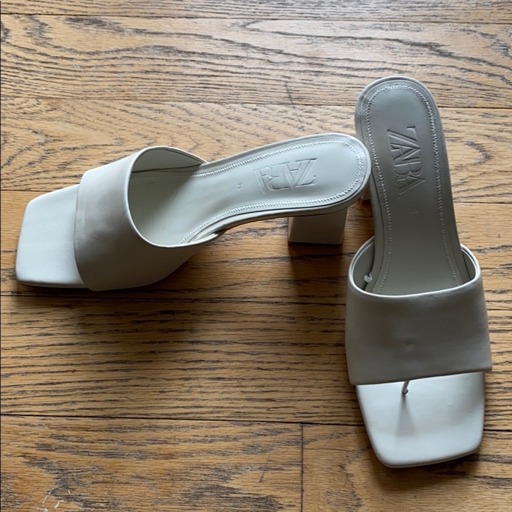 Brand new white leather Zara mules size 39